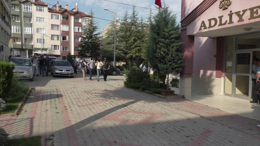 Beyşehir'de Uyuşturucu Operasyonu Zanlıları Adliyeye Çıkarıldı