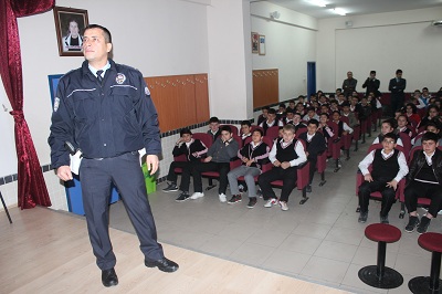 Öğrencilere trafik eğitimi