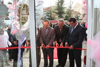 Dualarla açıldı