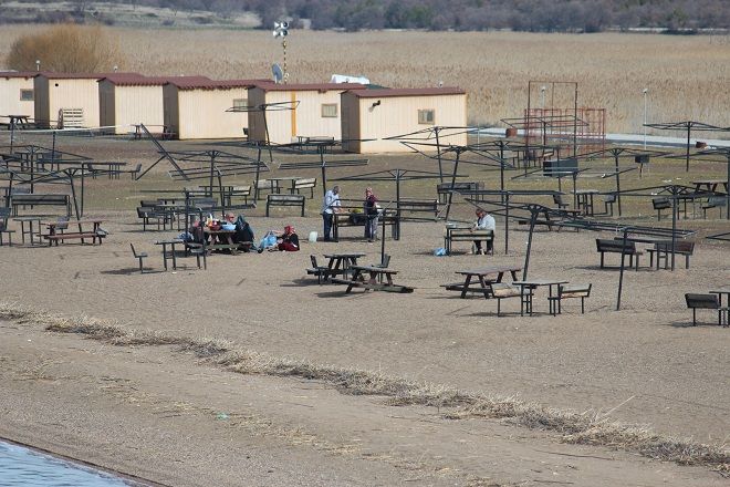 Karaburun Plajı piknik sezonunu açtı 