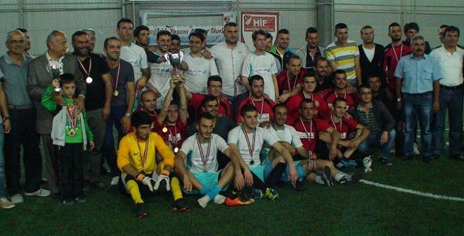 Şampiyonlar Kupalarını Aldı