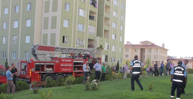 8 katlı binada yangın paniği