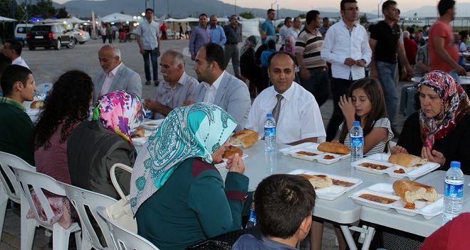 Kardeşlik İftarında Yetimler Bir Araya Geldi