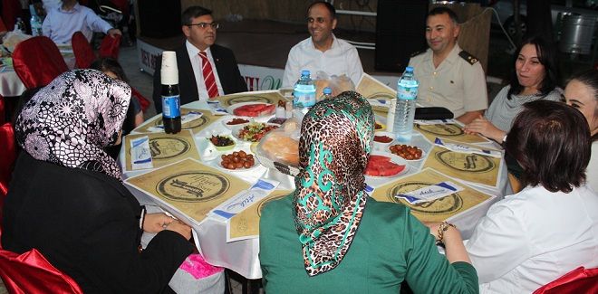 Şehit aileleri ve gaziler onuruna iftar