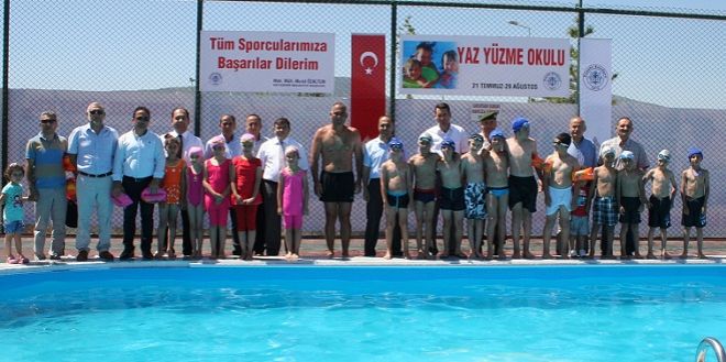 Beyşehir Belediyesi yüzme havuzu açıldı