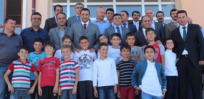 Akış'dan İmam Hatip Ortaokuluna ziyaret