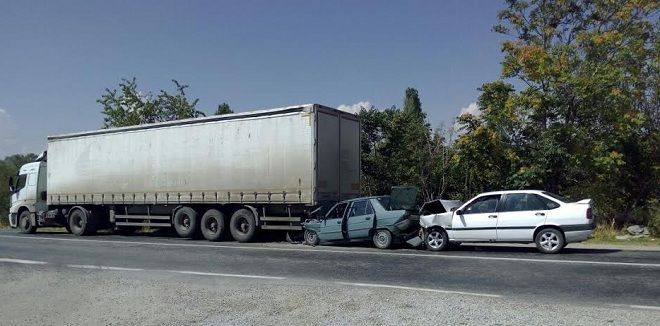 İki Ayrı trafik Kazasında 4 Kişi Yaralandı