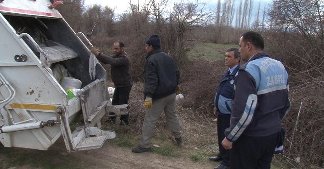 Zabıta Bozuk Peynirleri İmha Etti