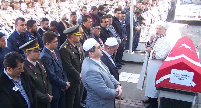 Kalbine Yenik Düşen Asker Toprağa Verildi