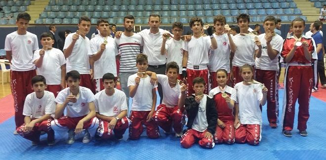 Kickboks'ta Beyşehir'in Gururu oldular.