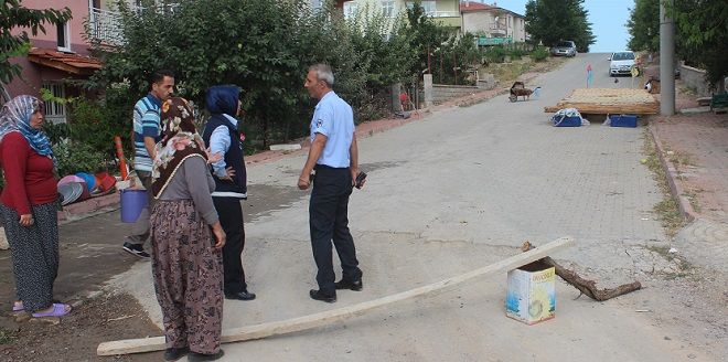 Yol Kapatan Tarhana Sergilerine Zabıtadan Müdahale