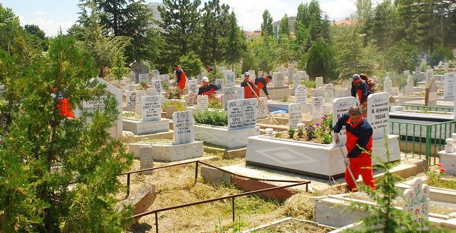 Konyada Bakımsız Mezarlık Kalmadı