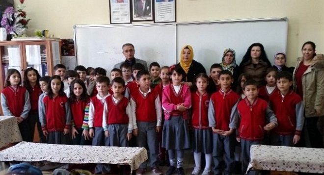 Öğrenciler Harçlıklarını Şehit Ailesine Bağışladı