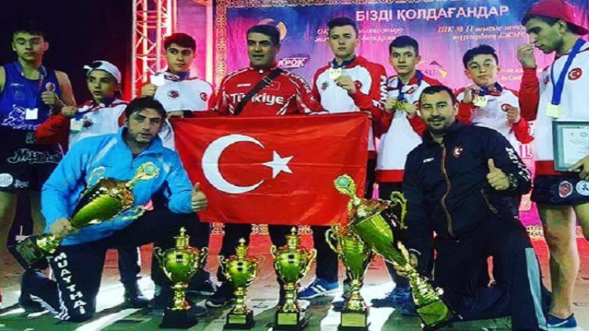 Beyşehirli Sporcular Kazakistan’da Kupaları Kaldırdı