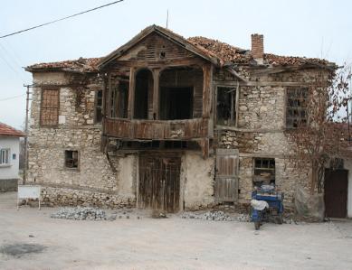 Tarihi binaya, kredi TOKİ\'den