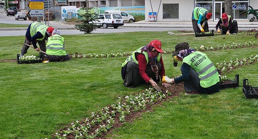 Beyşehir'de Park ve Bahçeler Kadınlara Emanet