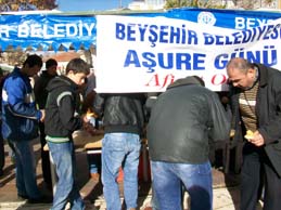 Beyşehir Belediyesi, Aşure Dağıttı