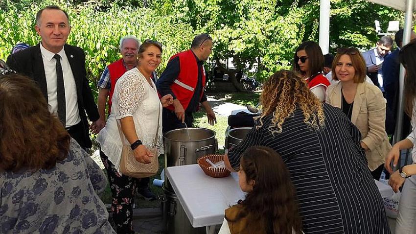 Ankara’daki Konyalılar Dayanışma Derneği'nden Aşure Dağıtımı