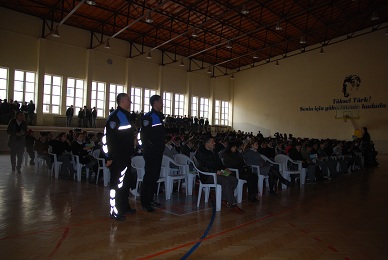 Lise ve üniversite öğrencilerine seminer