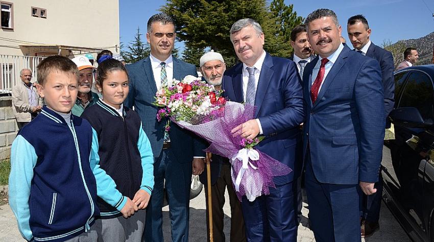 Başkan Akyürek Derebucaklılarla Buluştu, Yatırımları İnceledi