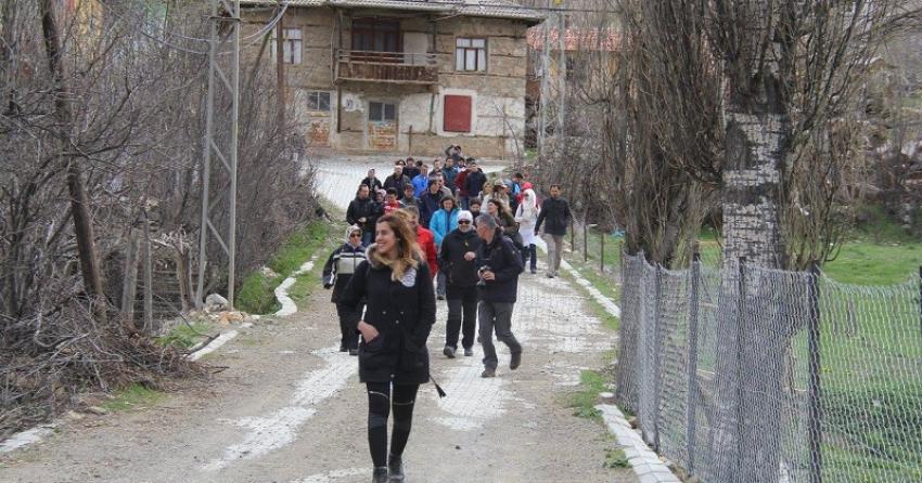 Doğaseverler Aygır Şelalesi’nde Buluştu