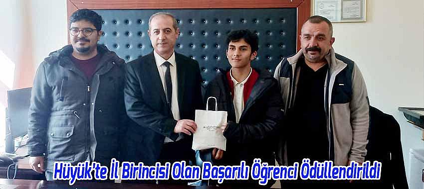 Hüyük’te Konya İl Birincisi Olan Başarılı Öğrenci Ödüllendirildi