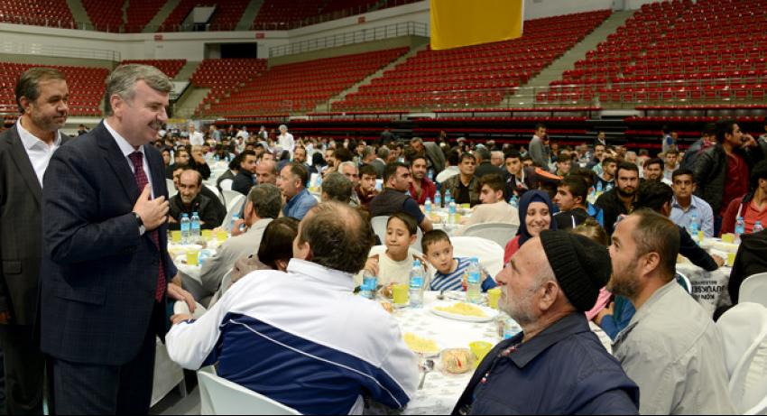 İslam Dünyasını Zulümlerden Elbet Kurtaracağız