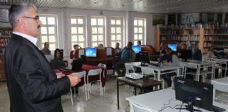 Kütüphanede internet eğitimi