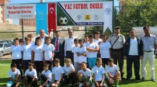 Yaz Futbol Okulu Açıldı