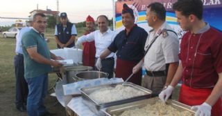 Mahalle iftarlarının ilki Karadikende kuruldu