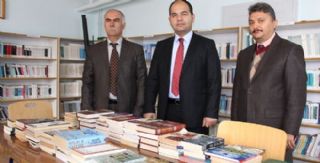 Beyşehir Belediyesi'nden kitap bağışı