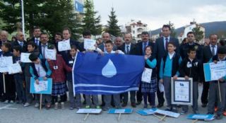 İhsan Kabadayı Orta Okuluna Mavi Bayrak