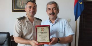 Gazeteciler Cemiyetinden Özdemire Plaket 