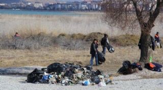 Beyşehir Gölü Sahillerinde Temizlik Seferberliği