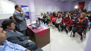 Özaltun Kariyer Sohbetlerinde Öğrencilerle Buluştu