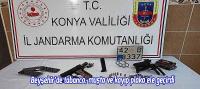 Beyşehir’de tabanca, muşta ve kayıp plaka ele geçirdi