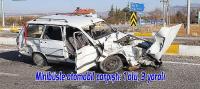 Minibüsle otomobil çarpıştı: 1 ölü, 3 yaralı
