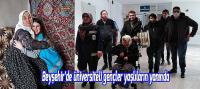 Beyşehir’de üniversiteli gençler yaşlıların yanında