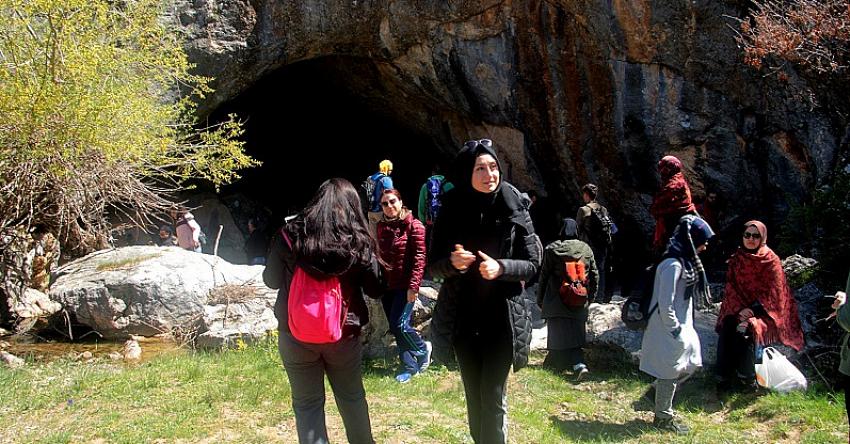 Doğa Yürüyüşü Etkinliğiyle Mağaralar Tanıtıldı