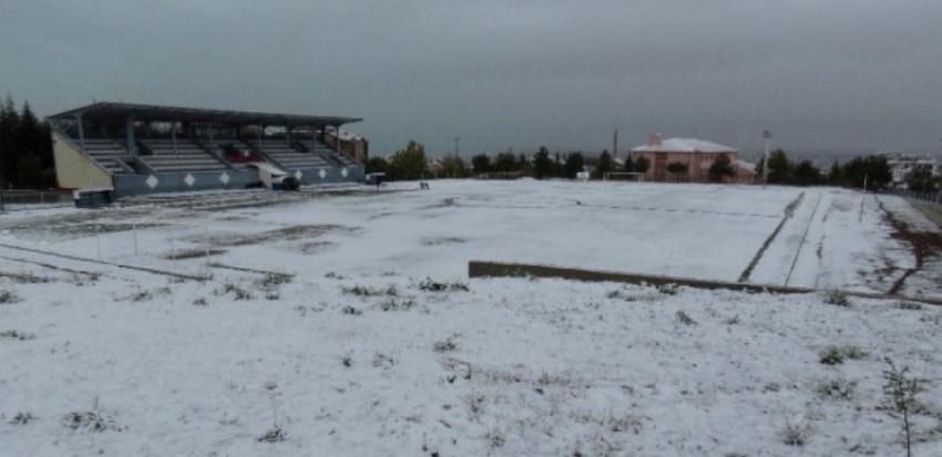 Beyşehir'de Yılın İlk Karı Maç Erteletti