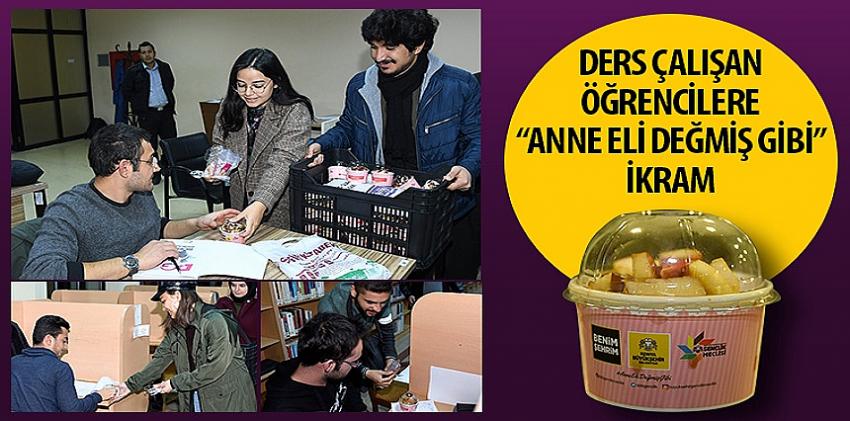 Ders Çalışan Öğrencilere “Anne Eli Değmiş Gibi” İkram