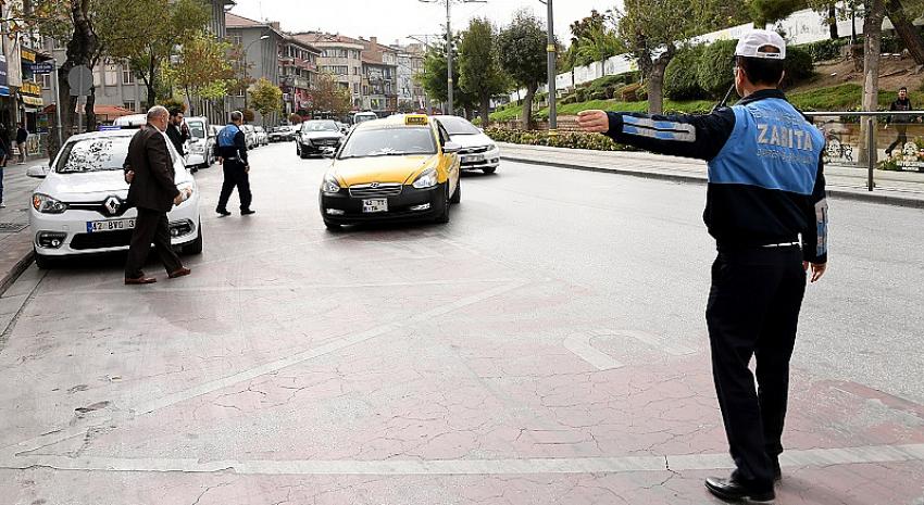 Büyükşehir Zabıta Ticari Taksileri Denetliyor