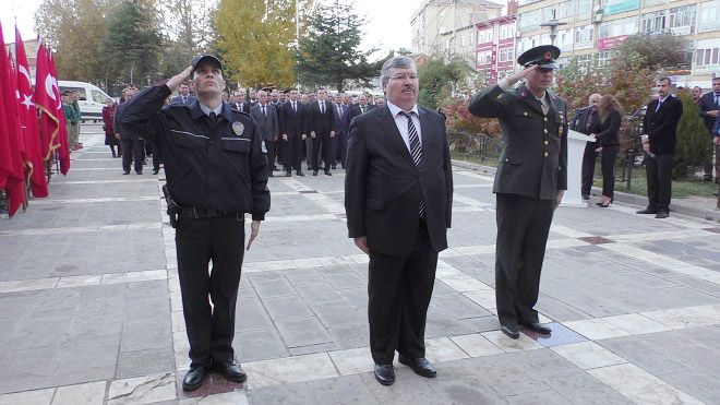 Büyük Önder Atatürk'ü Anıyoruz