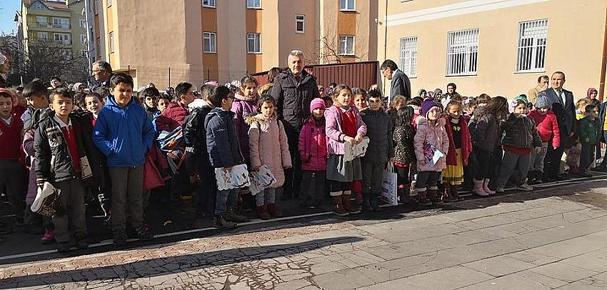 Beyşehir'de Öğrencilerin Karne Sevinci