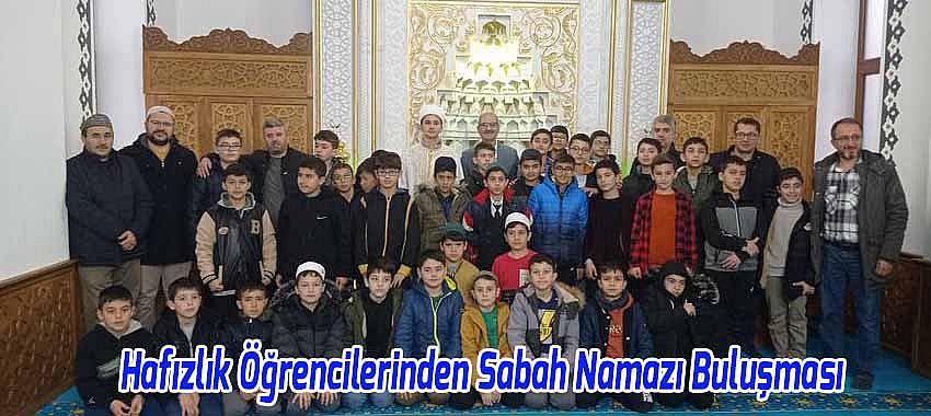 Beyşehir'de Hafızlık Öğrencileri Sabah Namazında Buluştu