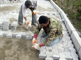 Köy yolları parke ile kaplandı