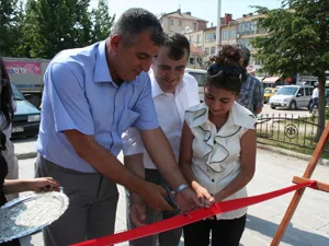 16 Yaşında İlk Sergisini Açtı