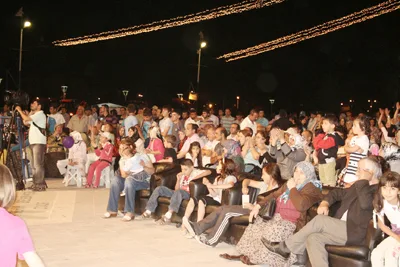 Festivalde protokol çocukların