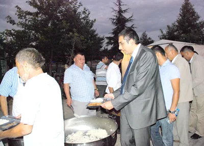 Akış, iftar çadırına konuk oldu