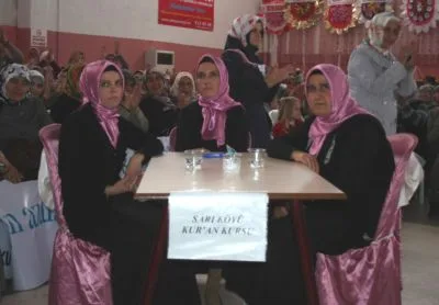 Kız Kuran Kursları bilgide yarıştı 